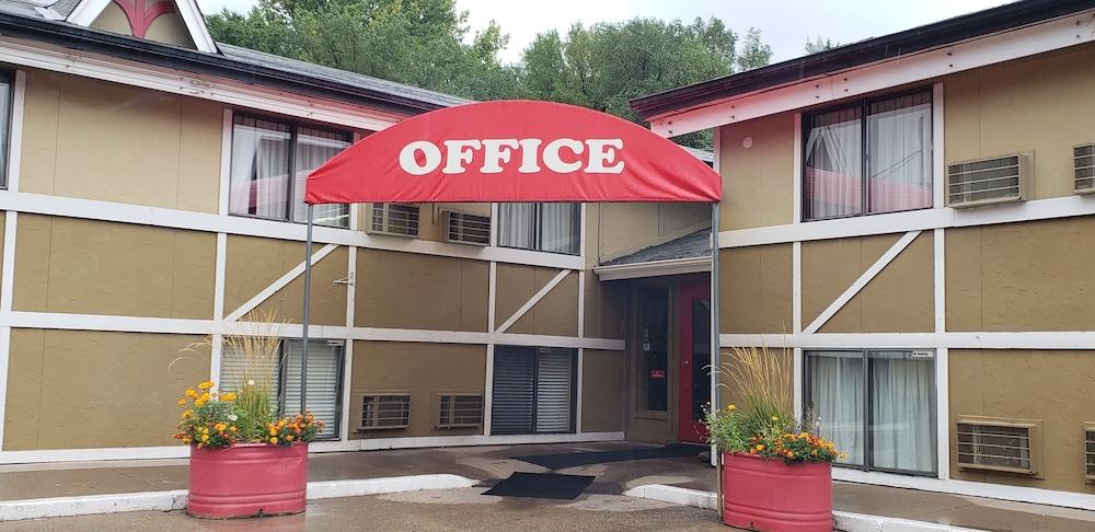 Adventure Inn - Гленвуд Спрингс Экстерьер фото